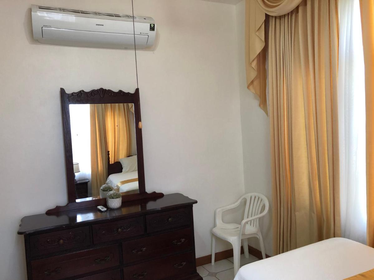 Goldenview Guesthouse โอโชรีโอส ภายนอก รูปภาพ